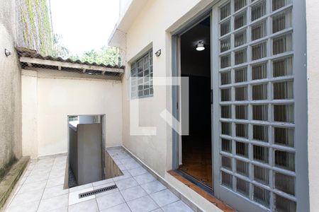 Casa à venda com 175m², 2 quartos e 1 vaga Casa à venda com 175m², 2 quartos e 1 vagaQuintal