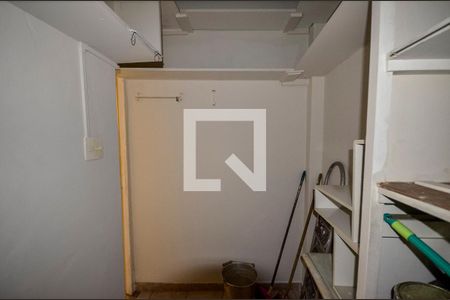 Apartamento à venda com 70m², 2 quartos e sem vaga Apartamento à venda com 70m², 2 quartos e sem vagaQuarto de Serviço