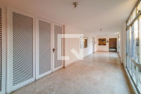 Apartamento à venda com 158m², 3 quartos e 1 vaga Apartamento à venda com 158m², 3 quartos e 1 vagahall
