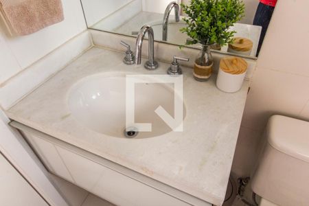 Apartamento à venda com 60m², 2 quartos e 2 vagas Apartamento à venda com 60m², 2 quartos e 2 vagasDetalhe do banheiro