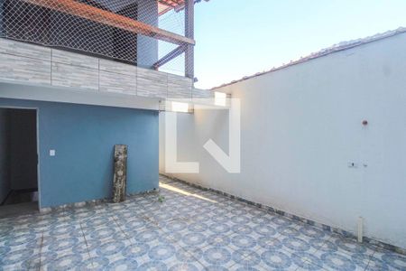 Casa à venda com 210m², 3 quartos e 6 vagas Casa à venda com 210m², 3 quartos e 6 vagasÁrea Externa