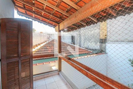 Casa à venda com 210m², 3 quartos e 6 vagas Casa à venda com 210m², 3 quartos e 6 vagasVaranda Quarto 2