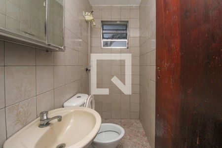 Casa à venda com 210m², 3 quartos e 6 vagas Casa à venda com 210m², 3 quartos e 6 vagasBanheiro de Serviço