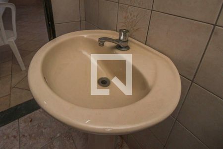 Casa à venda com 210m², 3 quartos e 6 vagas Casa à venda com 210m², 3 quartos e 6 vagasBanheiro de Serviço