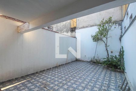 Casa à venda com 210m², 3 quartos e 6 vagas Casa à venda com 210m², 3 quartos e 6 vagasÁrea Externa