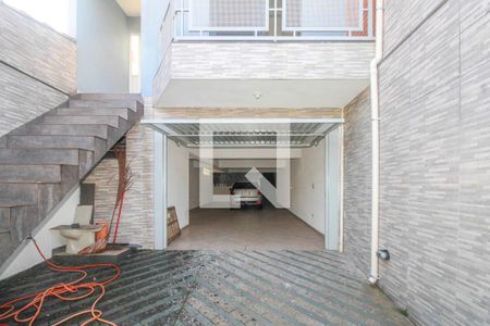 Casa à venda com 210m², 3 quartos e 6 vagas Casa à venda com 210m², 3 quartos e 6 vagasÁrea Externa