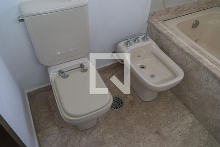 Apartamento para alugar com 236m², 6 quartos e 4 vagasBanheiro da Suíte master