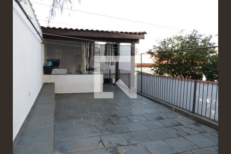 Casa à venda com 200m², 4 quartos e 2 vagasQuintal