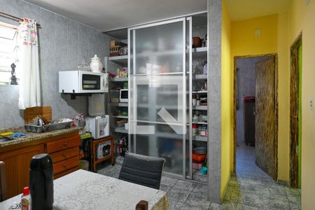 Casa à venda com 500m², 2 quartos e 3 vagas Casa à venda com 500m², 2 quartos e 3 vagasCozinha