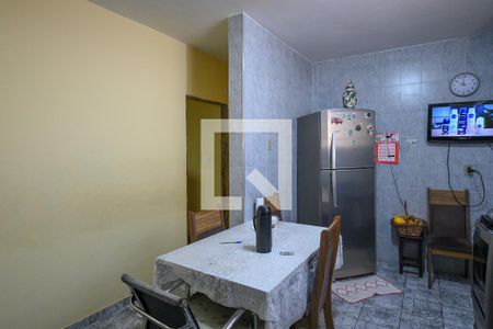 Casa à venda com 500m², 2 quartos e 3 vagas Casa à venda com 500m², 2 quartos e 3 vagasCozinha