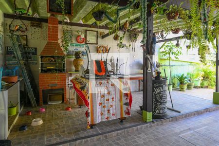 Casa à venda com 500m², 2 quartos e 3 vagas Casa à venda com 500m², 2 quartos e 3 vagasÁrea externa