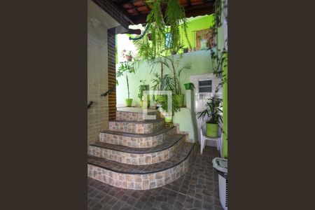 Casa à venda com 500m², 2 quartos e 3 vagas Casa à venda com 500m², 2 quartos e 3 vagasÁrea externa