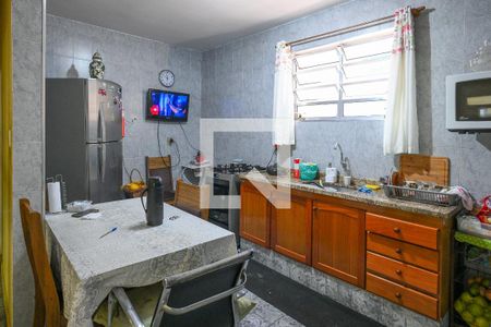 Casa à venda com 500m², 2 quartos e 3 vagas Casa à venda com 500m², 2 quartos e 3 vagasCozinha