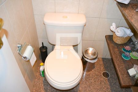 Casa à venda com 161m², 3 quartos e 4 vagas Casa à venda com 161m², 3 quartos e 4 vagasBanheiro