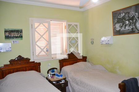 Casa à venda com 161m², 3 quartos e 4 vagas Casa à venda com 161m², 3 quartos e 4 vagasQuarto