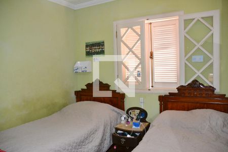 Casa à venda com 161m², 3 quartos e 4 vagas Casa à venda com 161m², 3 quartos e 4 vagasQuarto