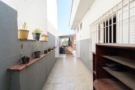 Casa à venda com 360m², 4 quartos e 6 vagas Casa à venda com 360m², 4 quartos e 6 vagasQuintal
