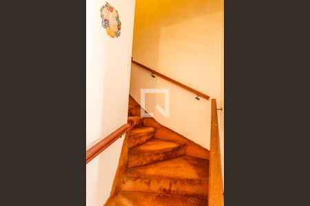 Apartamento à venda com 254m², 3 quartos e 2 vagas Apartamento à venda com 254m², 3 quartos e 2 vagasEscada