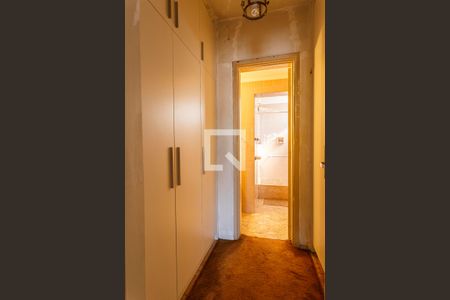 Apartamento à venda com 254m², 3 quartos e 2 vagas Apartamento à venda com 254m², 3 quartos e 2 vagasCloset do quarto 2