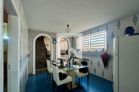 Casa à venda com 300m², 4 quartos e 2 vagas Casa à venda com 300m², 4 quartos e 2 vagasCozinha