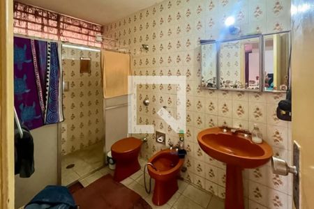 Casa à venda com 300m², 4 quartos e 2 vagas Casa à venda com 300m², 4 quartos e 2 vagasBanheiro 2