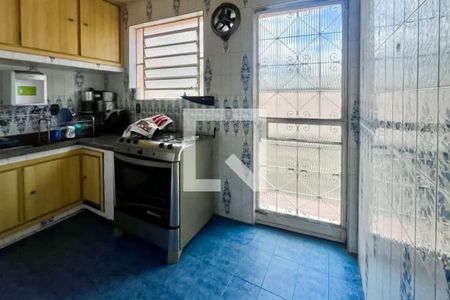 Casa à venda com 300m², 4 quartos e 2 vagas Casa à venda com 300m², 4 quartos e 2 vagasCozinha