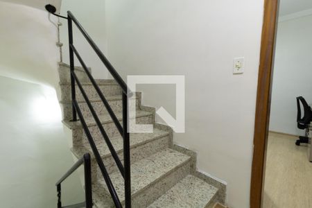 Apartamento à venda com 115m², 2 quartos e 2 vagasEscada