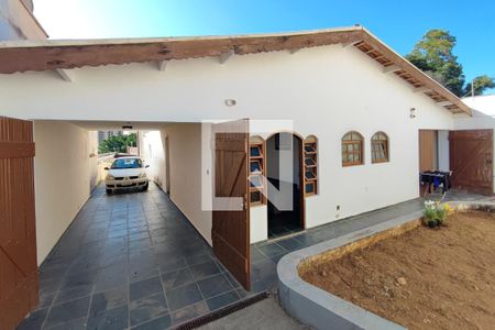Casa à venda com 194m², 3 quartos e 3 vagasQuintal - Garagem