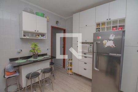 Casa à venda com 215m², 4 quartos e 2 vagas Casa à venda com 215m², 4 quartos e 2 vagasCozinha