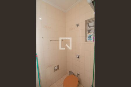 Casa à venda com 215m², 4 quartos e 2 vagas Casa à venda com 215m², 4 quartos e 2 vagasBanheiro 2
