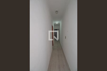 Casa à venda com 215m², 4 quartos e 2 vagas Casa à venda com 215m², 4 quartos e 2 vagasCorredor