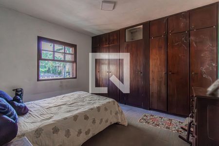 Casa à venda com 170m², 3 quartos e 6 vagas Casa à venda com 170m², 3 quartos e 6 vagasSuíte