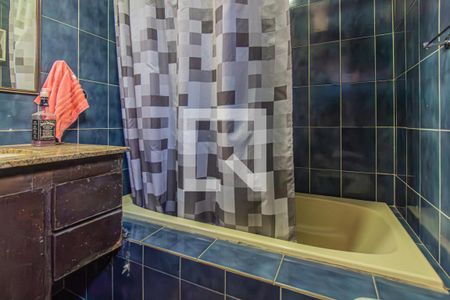 Casa à venda com 170m², 3 quartos e 6 vagas Casa à venda com 170m², 3 quartos e 6 vagasBanheiro Social