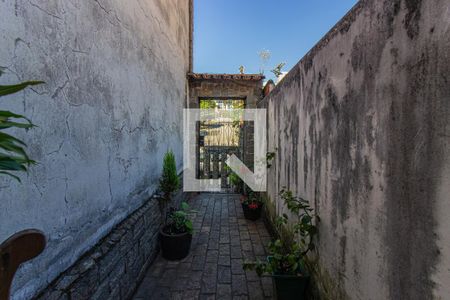 Casa à venda com 170m², 3 quartos e 6 vagas Casa à venda com 170m², 3 quartos e 6 vagasCorredor