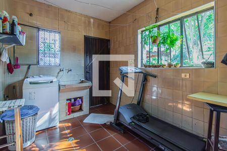 Casa à venda com 170m², 3 quartos e 6 vagas Casa à venda com 170m², 3 quartos e 6 vagasÁrea de Serviço