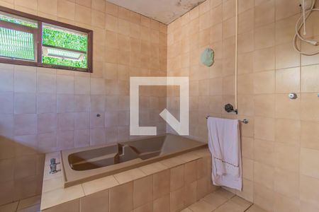 Casa à venda com 170m², 3 quartos e 6 vagas Casa à venda com 170m², 3 quartos e 6 vagasBanheiro da Suíte