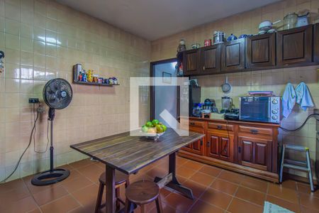 Casa à venda com 170m², 3 quartos e 6 vagas Casa à venda com 170m², 3 quartos e 6 vagasCozinha