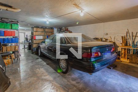 Casa à venda com 170m², 3 quartos e 6 vagas Casa à venda com 170m², 3 quartos e 6 vagasGaragem