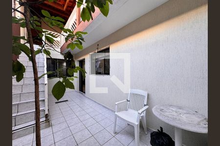 Casa à venda com 199m², 3 quartos e 3 vagas Casa à venda com 199m², 3 quartos e 3 vagasQuintal