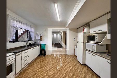 Casa à venda com 199m², 3 quartos e 3 vagas Casa à venda com 199m², 3 quartos e 3 vagasCozinha
