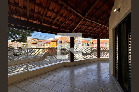 Casa à venda com 199m², 3 quartos e 3 vagas Casa à venda com 199m², 3 quartos e 3 vagasVaranda
