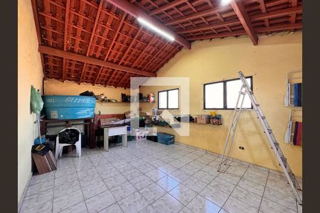 Casa à venda com 199m², 3 quartos e 3 vagas Casa à venda com 199m², 3 quartos e 3 vagasQuarto de Serviço