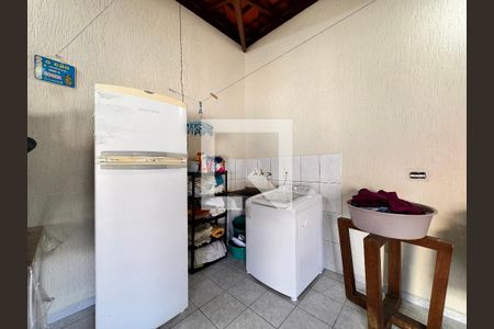 Casa à venda com 199m², 3 quartos e 3 vagas Casa à venda com 199m², 3 quartos e 3 vagasLavanderia