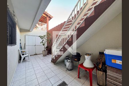 Casa à venda com 199m², 3 quartos e 3 vagas Casa à venda com 199m², 3 quartos e 3 vagasQuintal