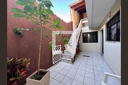 Casa à venda com 199m², 3 quartos e 3 vagas Casa à venda com 199m², 3 quartos e 3 vagasQuintal