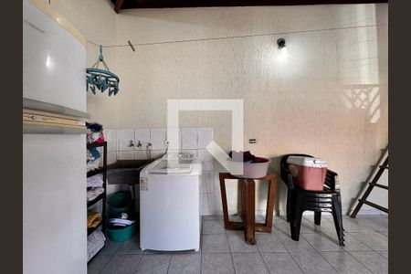 Casa à venda com 199m², 3 quartos e 3 vagas Casa à venda com 199m², 3 quartos e 3 vagasLavanderia