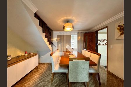 Casa à venda com 199m², 3 quartos e 3 vagas Casa à venda com 199m², 3 quartos e 3 vagasSala de Jantar