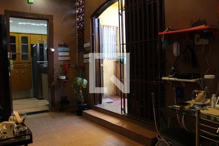 Casa à venda com 250m², 5 quartos e 2 vagasCorredor