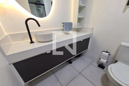 Banheiro de kitnet/studio para alugar com 1 quarto, 28m² em Jardim Independência, São Paulo