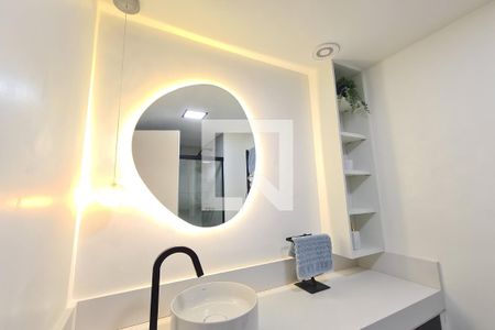 Banheiro de kitnet/studio para alugar com 1 quarto, 28m² em Jardim Independência, São Paulo